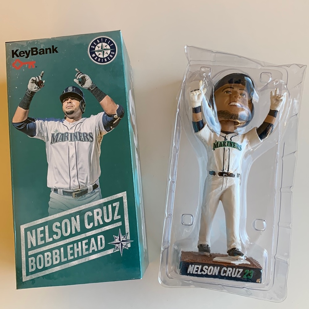 NIB Seattle Mariners 2017 Nelson Cruz Bobblehead